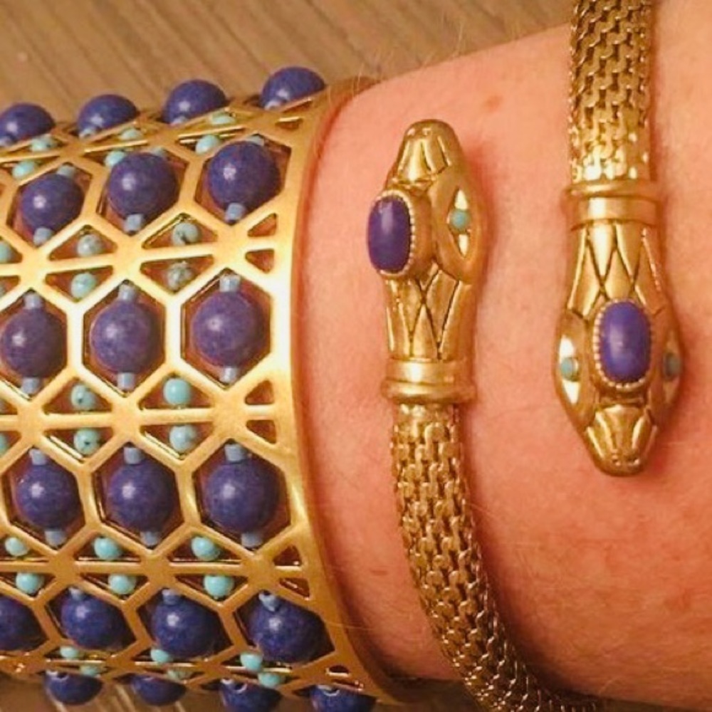 :: S&D⚜️🧞‍♂️Gold & Colbalt Cobra Coil Bracelet - Picture 4 of 6